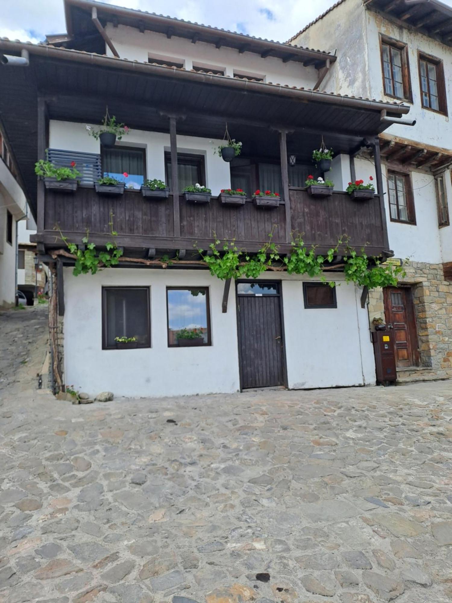 Guest House Lazara Veliko Tŭrnovo Exterior photo