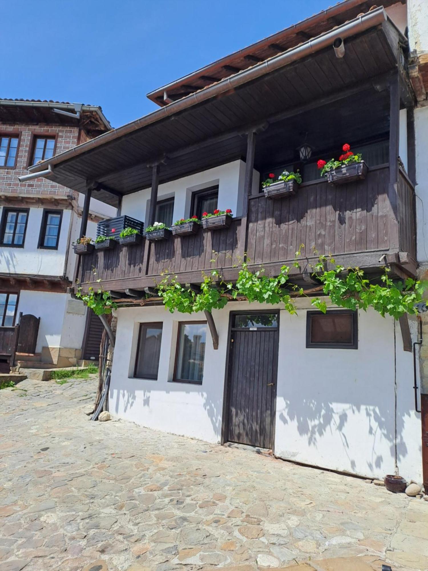 Guest House Lazara Veliko Tŭrnovo Exterior photo
